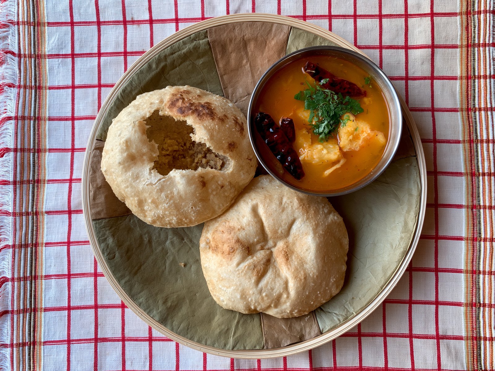 Kachori Sabzi